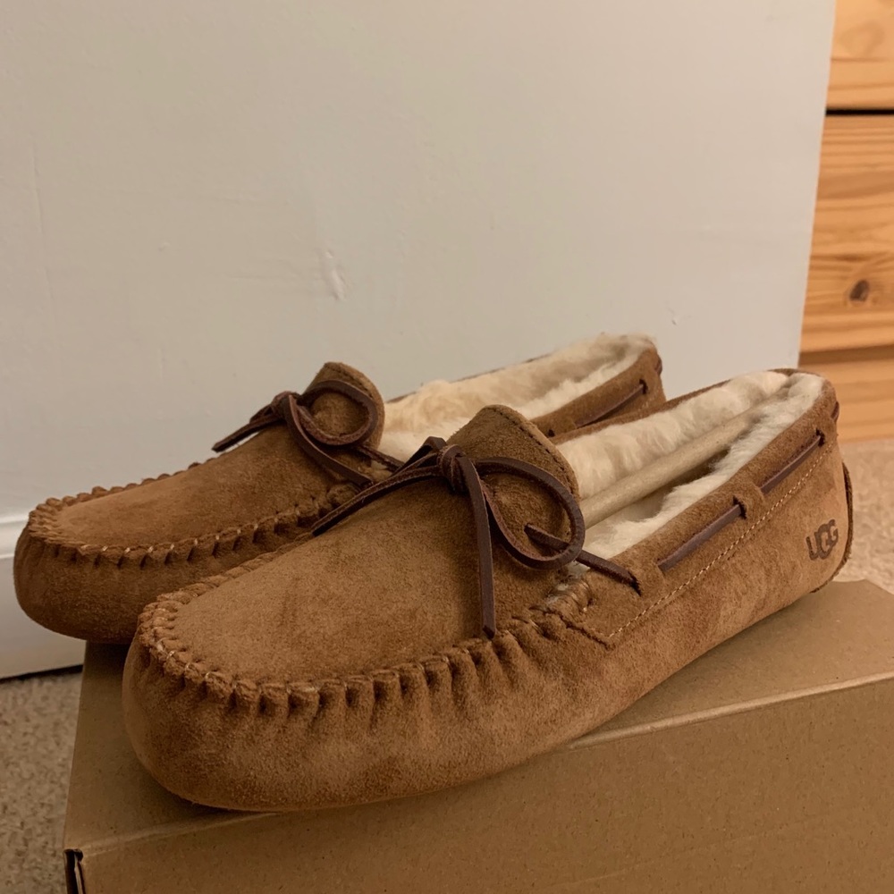 UGG’s Women’s Dakota Moccasins (never worn):)